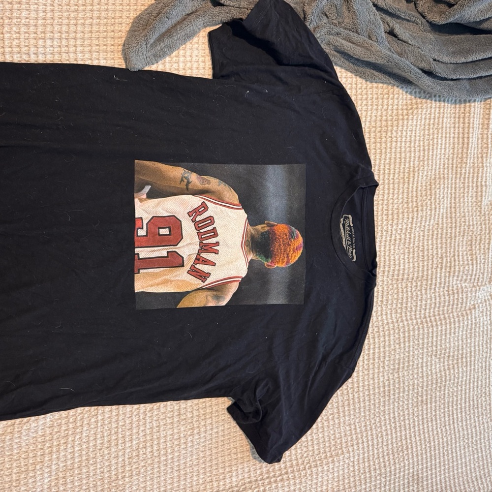 Mitchell & Ness Black Tee with Basketball Graphic